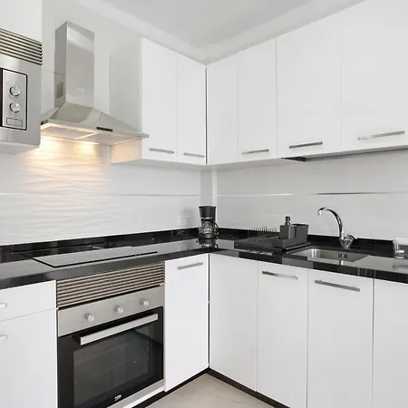 شقة Esterlicia 0-2 كانديلاريا